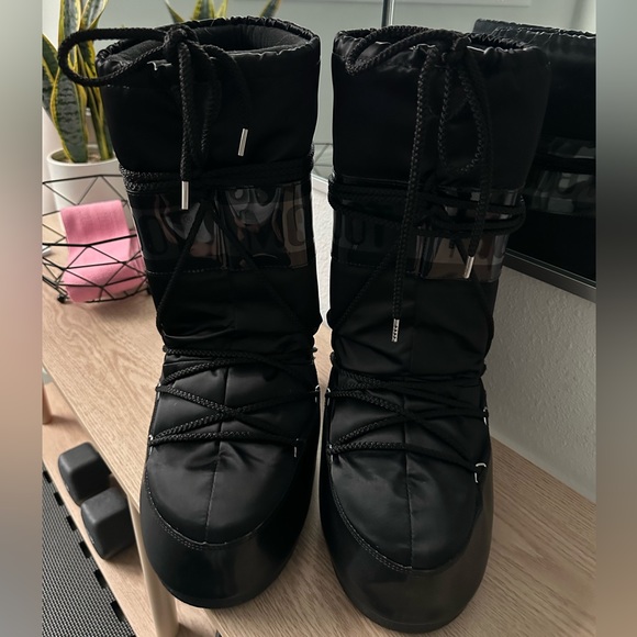 Moon Boots - Black Icon Glance Unisex Boots Size EU 39 - EU 41 (fits US 8- 9.5) - Picture 5 of 12